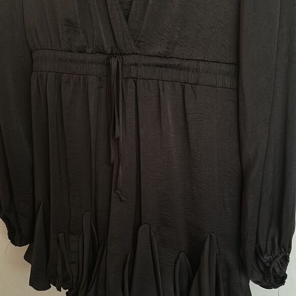 NWT-LUXXEL SENSATIONAL SATIN RUFFLE ROMPER - Picture 2 of 5